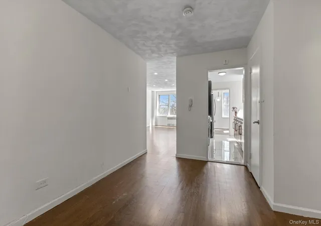 3rd image of 18-40 211Th St #4E, Bayside, NY 11360 | MLS# 978883