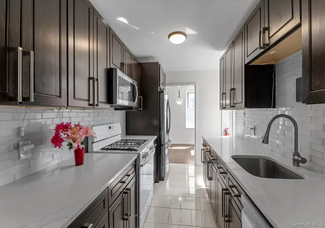 5th image of 18-40 211Th St #4E, Bayside, NY 11360 | MLS# 978883