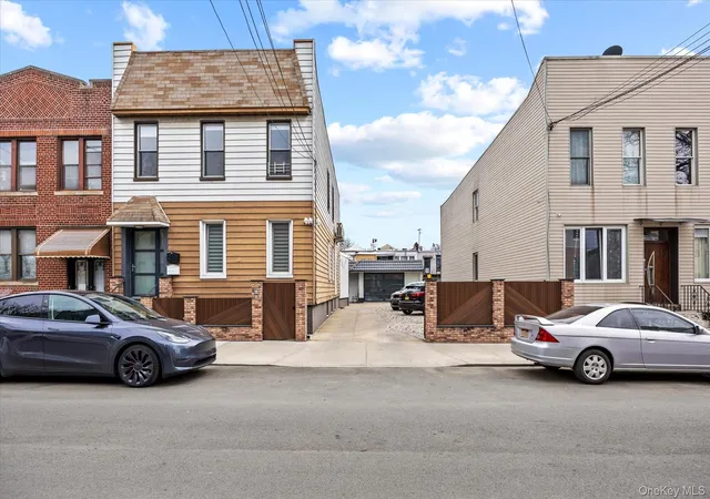 Photo 3 of Sale Pending at 2020 Bleecker St, Ridgewood, NY 11385 | MLS# 978898 | Listing updated on 2026-07-02