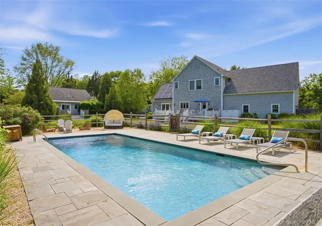 3rd image of 14 Fred'S Ln, Shelter Island, NY 11964 | MLS# 978923