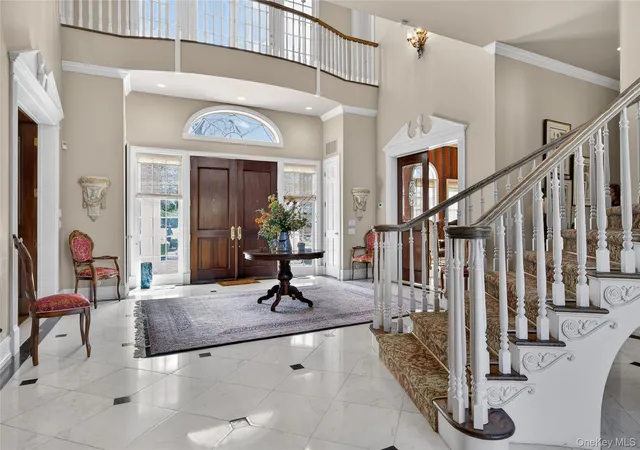 Photo 3 of Sale Pending at 195 Feeks Ln, Oyster Bay, NY 11560 | MLS# 978928 | Listing updated on 2026-07-29