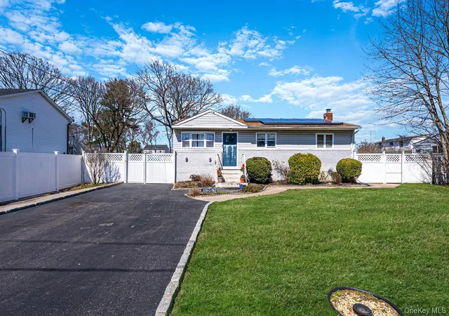 1st image of 23 Mckinley St, Brentwood, NY 11717 | MLS# 978936
