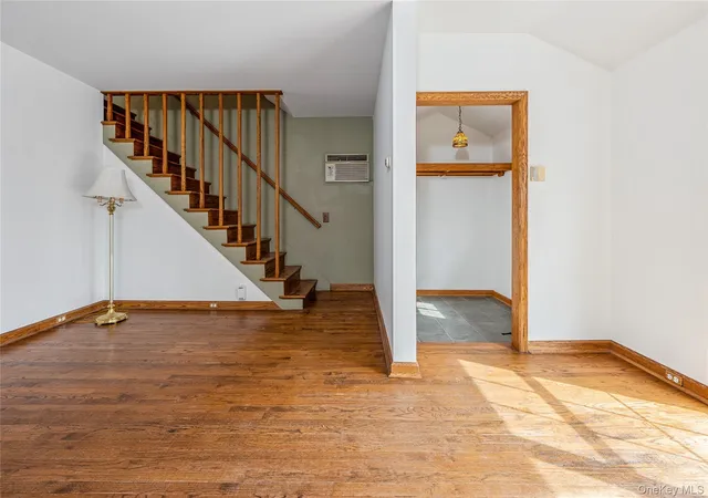 Photo 3 of Sale Pending at 3 Glenwood Ave, Hastings On Hudson, NY 10706 | MLS# 978980 | Listing updated on 2026-09-19