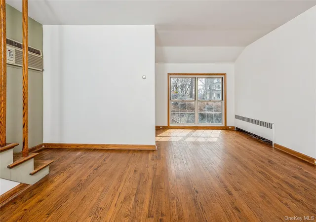 Photo 4 of Sale Pending at 3 Glenwood Ave, Hastings On Hudson, NY 10706 | MLS# 978980 | Listing updated on 2026-09-19
