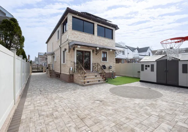 37th image of 69 42 180th St, Fresh Meadows, NY 11365 | MLS# 979003