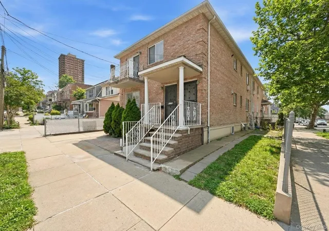 2nd image of 6116 161st St, Fresh Meadows, NY 11365 | MLS# 979014