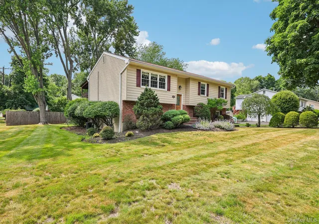 Homes for sale in Clarkstown, NY | 179 Brewery Rd, Clarkstown, NY 10956 | MLS# 979025