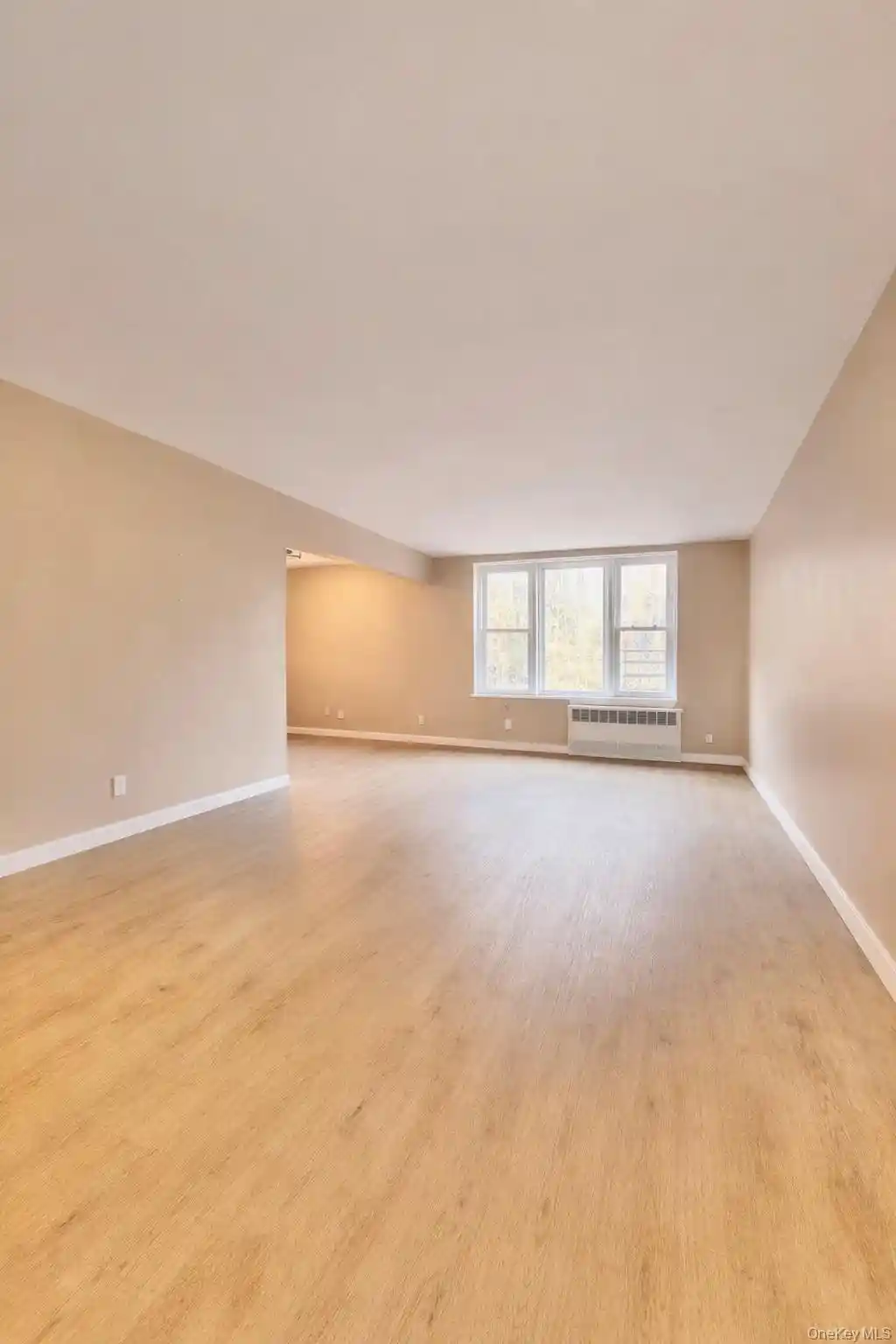 Listing Photo 2 - Condo for sale in 245 Rumsey Rd located at 245 Rumsey Rd, Yonkers, NY 10701 - Unit #3E