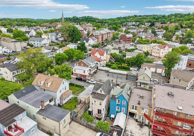 Listing Photo 2 - Condo for sale in building located at 34 Cedar St, Sleepy Hollow, NY 11722 - Unit #