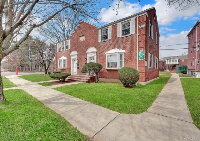 3rd image of 25403 74Th Ave #A 2, New York, NY 11004 | MLS# 979132
