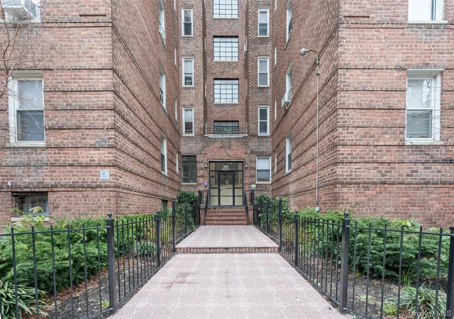 1st image of 2090 Barnes Ave #2H, Bronx, NY 10462 | MLS# 979145