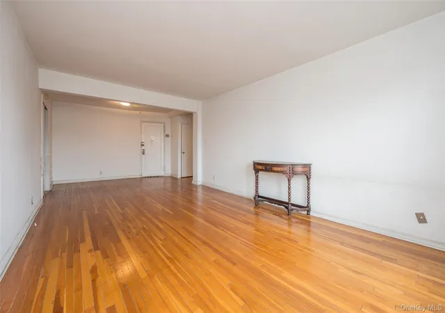5th image of 2090 Barnes Ave #2H, Bronx, NY 10462 | MLS# 979145
