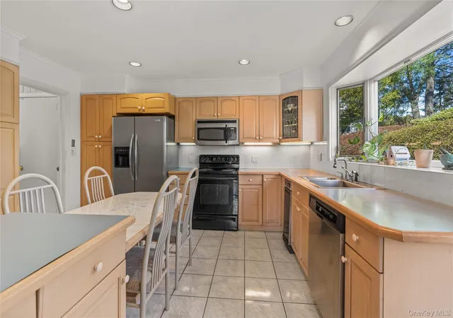 3rd image of 18 Devon Rd, Bronxville, NY 10708 | MLS# 979152