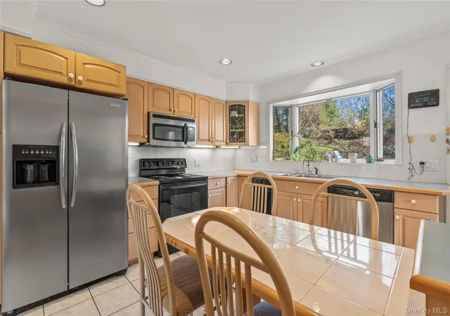 4th image of 18 Devon Rd, Bronxville, NY 10708 | MLS# 979152