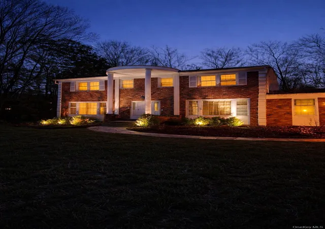3rd image of 13 Beaumont Dr, New City, NY 10956 | MLS# 979179