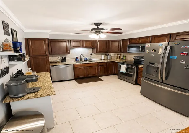 2nd image of 175 Main Ave #149, Babylon, NY 11798 | MLS# 979206