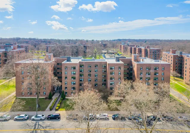 2nd image of 21102 73Rd Ave, Oakland Gardens, NY 11364