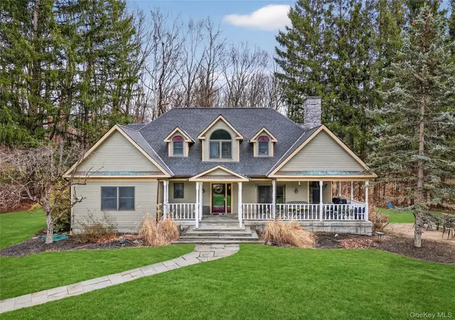 Homes for sale in La Grange, NY | 256 Overlook Rd, La Grange, NY 12603 | MLS# 979263