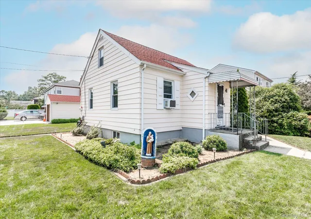 Photo 2 of Single family home for sale at 1267 Nelson St, Hempstead, NY 11003 | MLS# 979292 | Listing updated on 2026-09-05