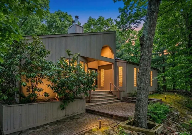 Photo 1 of Single family home for sale at 1 Audubon Gate, Brookhaven, NY 11764 | MLS# 979324 | Listing updated on 2026-09-06