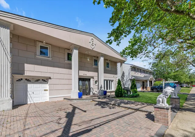 Photo 2 of Single family home for sale at 3780 Greentree Dr, Hempstead, NY 11572 | MLS# 979364 | Listing updated on 2026-09-28