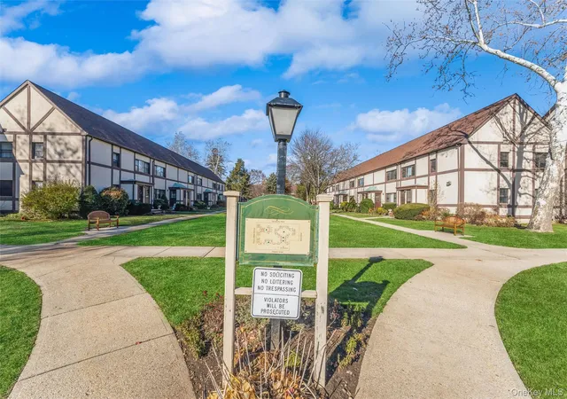 2nd image of 123 15Th St, Garden City, NY 11530