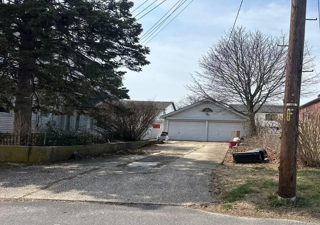 4th image of 129 N 7th St, Lindenhurst, NY 11757 | MLS# 979391