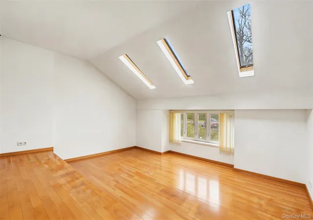 Photo 3 of Single family home for sale at 71 Horace Harding Blvd, Great Neck, NY 11020 | MLS# 979444 | Listing updated on 2026-05-10