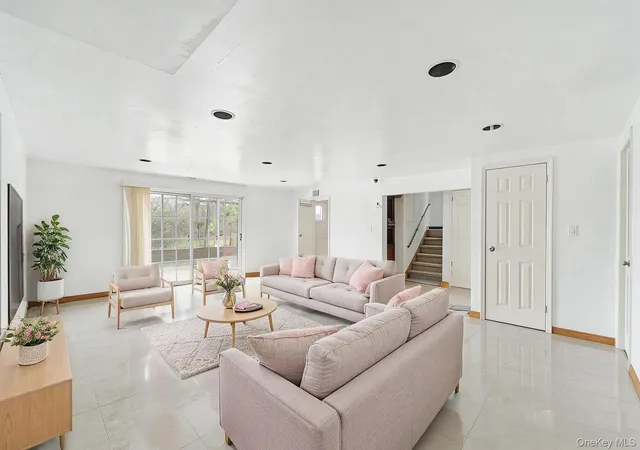 Photo 3 of Single family home for sale at 71 Horace Harding Blvd, Great Neck, NY 11020 | MLS# 979444 | Listing updated on 2026-05-10