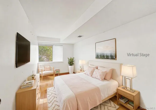 Photo 4 of Single family home for sale at 71 Horace Harding Blvd, Great Neck, NY 11020 | MLS# 979444 | Listing updated on 2026-05-10