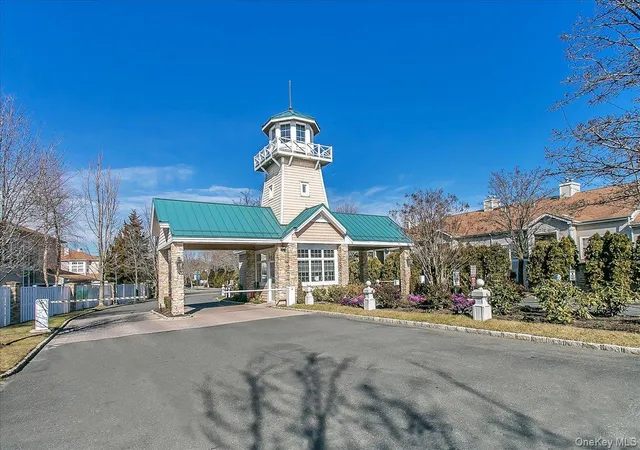 36th image of 117 Carriage Ln, Oyster Bay, NY 11803 | MLS# 979455
