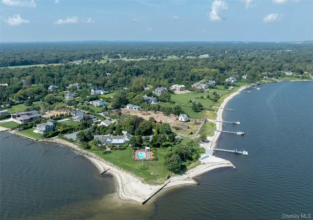 4th image of 16 Point Rd, Bellport, NY 11713 | MLS# 979475
