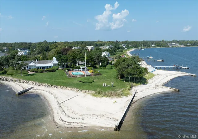 5th image of 16 Point Rd, Bellport, NY 11713 | MLS# 979475