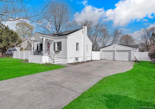 2nd image of 37 Oklahoma Ave, Bay Shore, NY 11706 | MLS# 979491