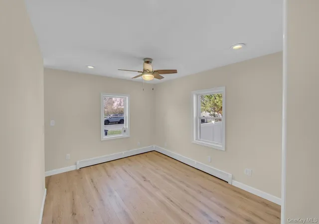 3rd image of 37 Oklahoma Ave, Bay Shore, NY 11706 | MLS# 979491