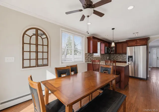 5th image of 108 4Th St, Brentwood, NY 11717 | MLS# 979555