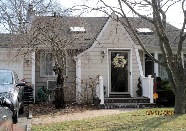 2nd image of 8 Lion Ln, North Babylon, NY 11703 | MLS# 979562