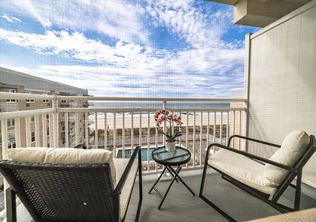 Photo 4 of Sale Pending at 522 Shore Rd #6M, Long Beach, NY 11561 | MLS# 979667 | Listing updated on 2026-09-19
