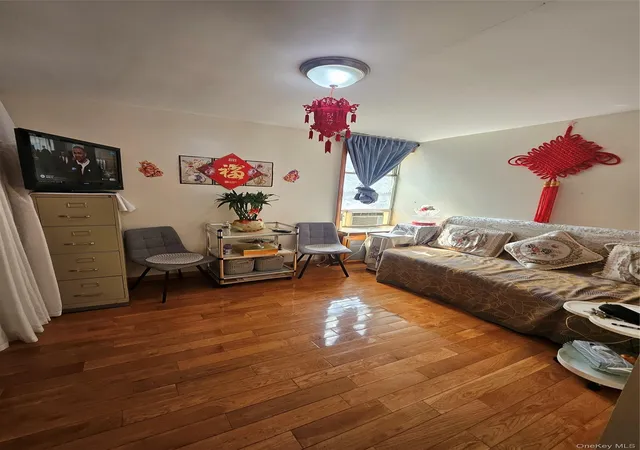 4th image of 43-43 Kissena Blvd #402, New York, NY 11355 | MLS# 979700