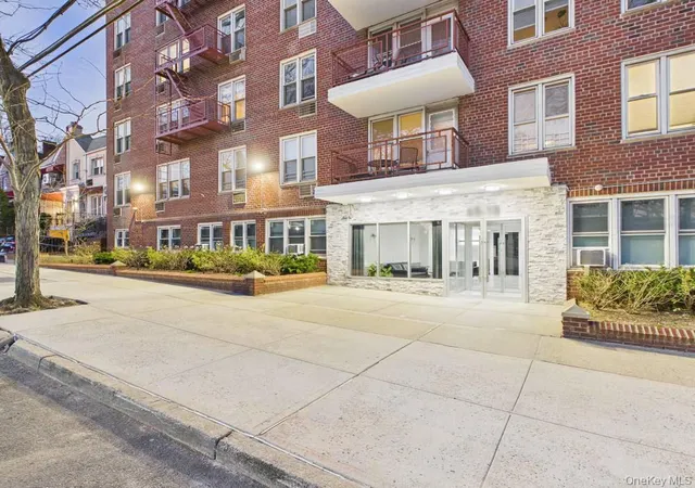 2nd image of 6515 Alderton St #3F, Rego Park, NY 11374 | MLS# 979701