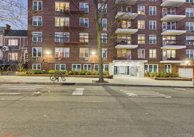 4th image of 6515 Alderton St #3F, Rego Park, NY 11374 | MLS# 979701