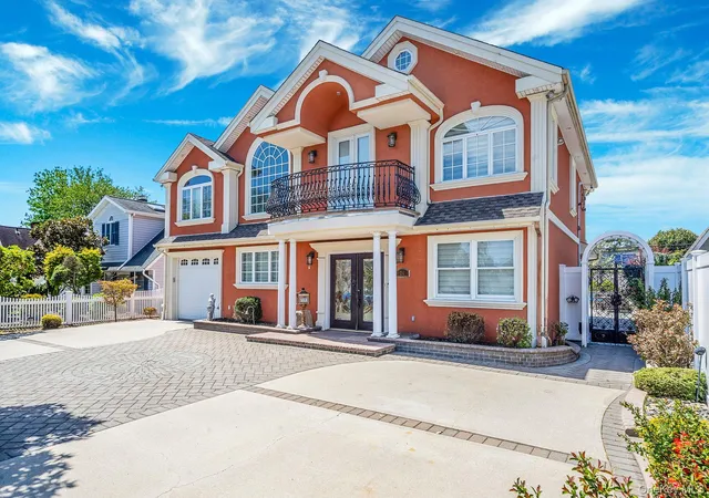 4th image of 26 Grace Ln, Hempstead, NY 11756 | MLS# 979737