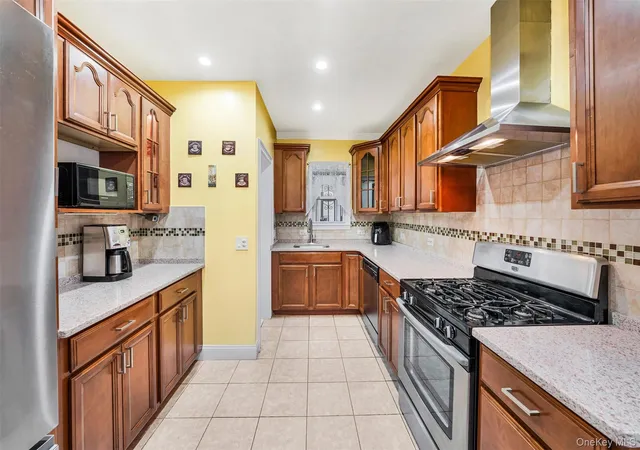 4th image of 13211 107Th Ave, South Richmond Hill, NY 11419 | MLS# 979765