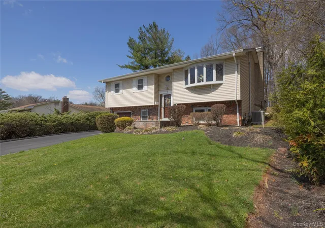 2nd image of 196 E Townline Rd, West Nyack, NY 10994 | MLS# 979807