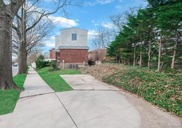 3rd image of 252-15 Horace Harding Expy, Little Neck, NY 11362 | MLS# 979819