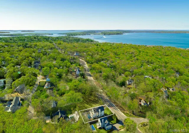 Photo 3 of Single family home for sale at 278 Hampton St, East Hampton, NY 11963 | MLS# 979851 | Listing updated on 2026-08-24