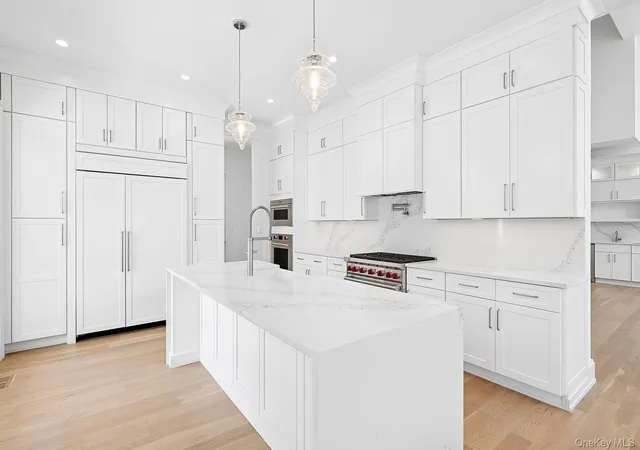 Photo 4 of Single family home for sale at 278 Hampton St, East Hampton, NY 11963 | MLS# 979851 | Listing updated on 2026-08-24