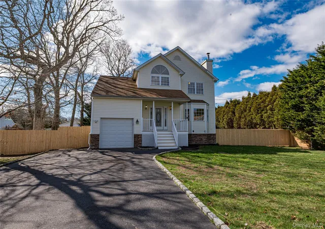 4th image of 44 Westminster Dr, Shirley, NY 11967 | MLS# 979856