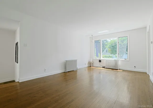Photo 4 of Sale Pending at 254 Congers Rd, Clarkstown, NY 10956 | MLS# 979932 | Listing updated on 2026-08-06