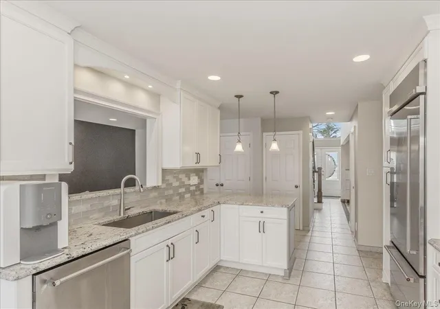 Photo 5 of Single family home for sale at 263 James St, Franklin Square, NY 11010 | MLS# 979935 | Listing updated on 2026-08-16
